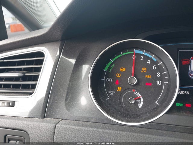 WVWKR7AU2HW950751 Volkswagen 2017