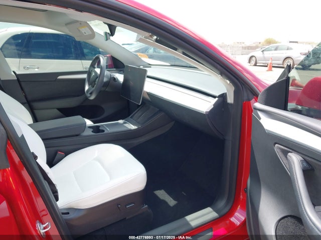 2023 TESLA MODEL Y 7SAYGDEE1PF685134 Photo 4