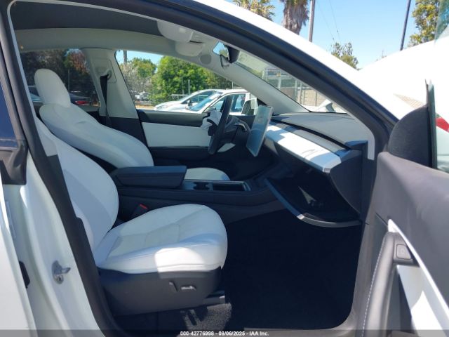 2022 TESLA MODEL Y 7SAYGAEE9NF485999 Photo 4