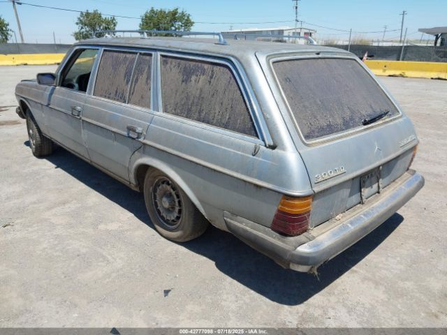 1982 MERCEDES-BENZ 300 wdbab93axcn010760 Photo 2