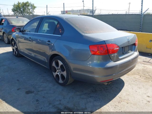 2013 VOLKSWAGEN JETTA 3VWDP7AJ2DM394520 Photo 2