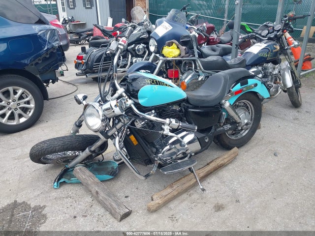 1996 HONDA VT1100 1HFSC3205TA105992 Photo 1