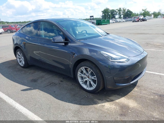 2024 TESLA MODEL Y 7SAYGDEE6RA236418 Photo 0