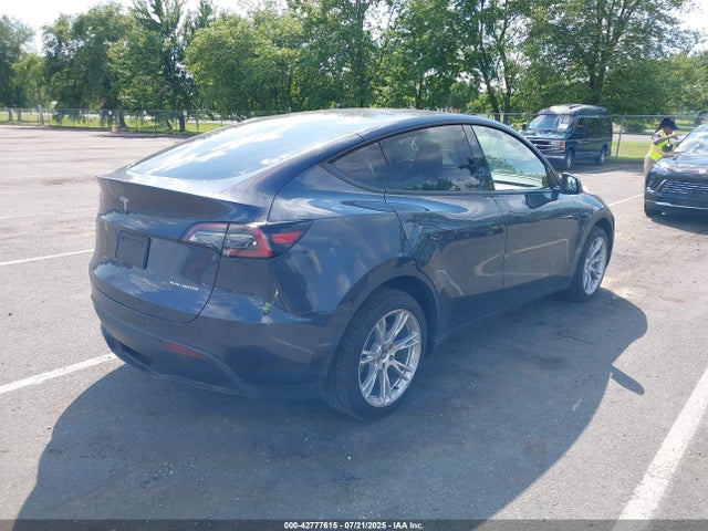 2024 TESLA MODEL Y 7SAYGDEE6RA236418 Photo 3