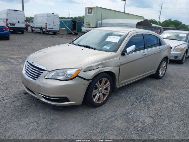 2013 CHRYSLER 200 1C3CCBAB2DN698592 Photo 1