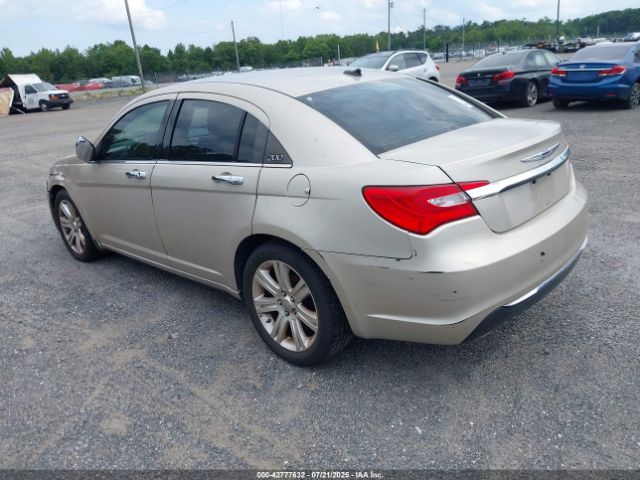 2013 CHRYSLER 200 1C3CCBAB2DN698592 Photo 2