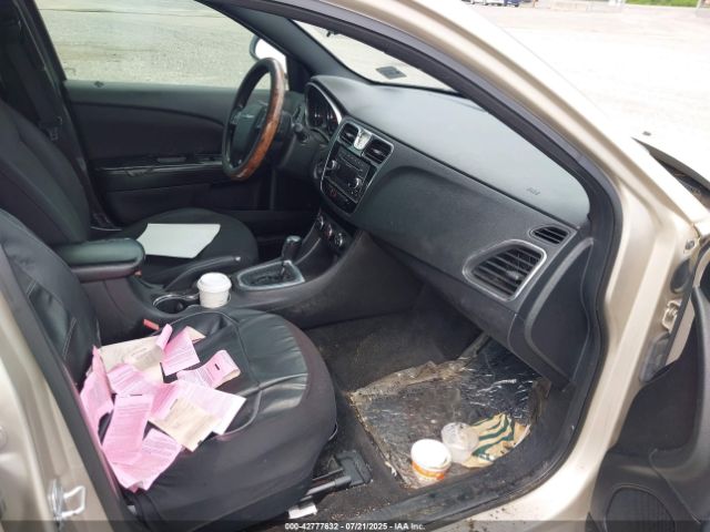 2013 CHRYSLER 200 1C3CCBAB2DN698592 Photo 4
