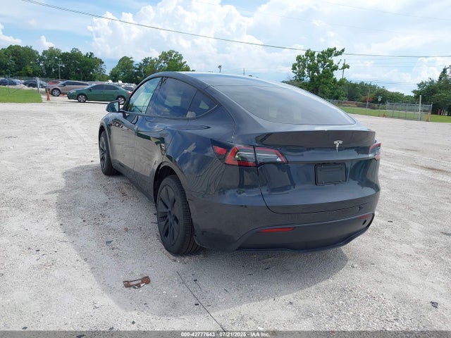 2024 TESLA MODEL Y 7SAYGDED3RF163552 Photo 2