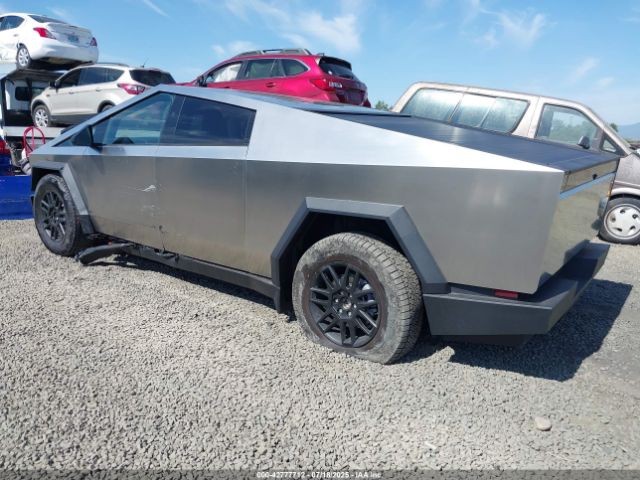 2025 TESLA CYBERTRUCK 7G2CEHED0SA074770 Photo 2