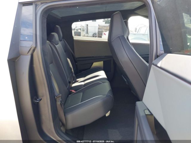 2025 TESLA CYBERTRUCK 7G2CEHED0SA074770 Photo 7