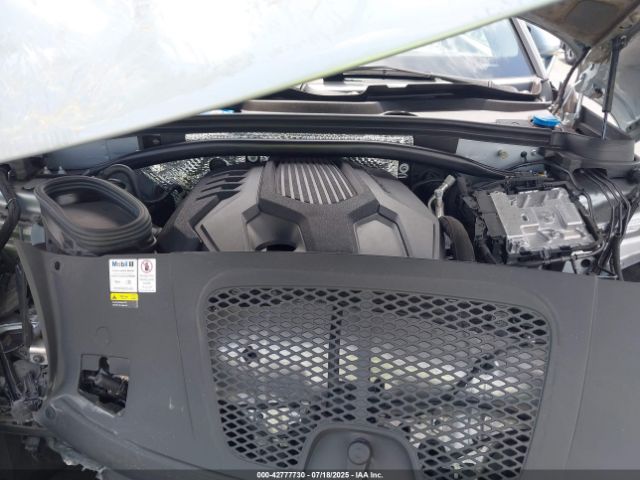 2022 PORSCHE MACAN WP1AA2A57NLB04304 Photo 9