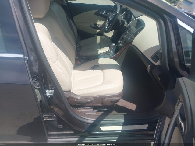 1G4PS5SK7F4211438 Buick lea