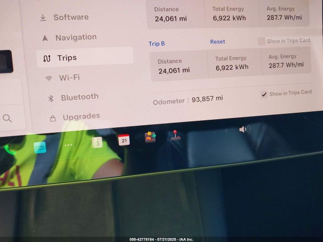 5YJ3E1EA6NF190823 Tesla 2022