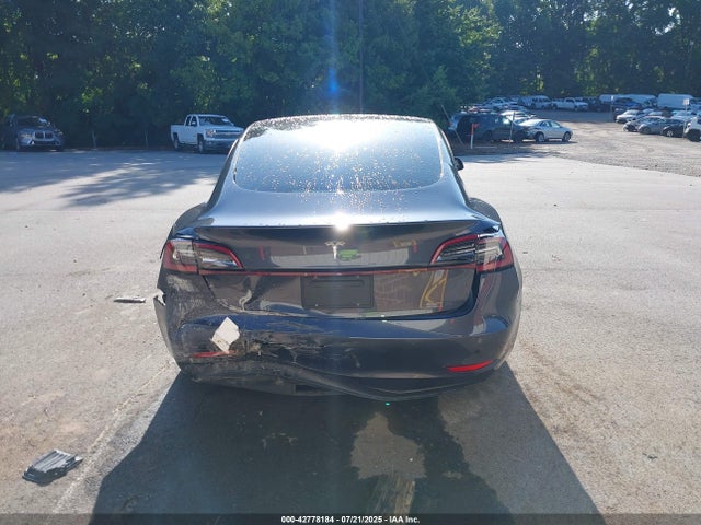 5YJ3E1EA6NF190823 Tesla 2022