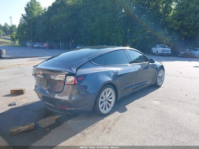 5YJ3E1EA6NF190823 Tesla 2022