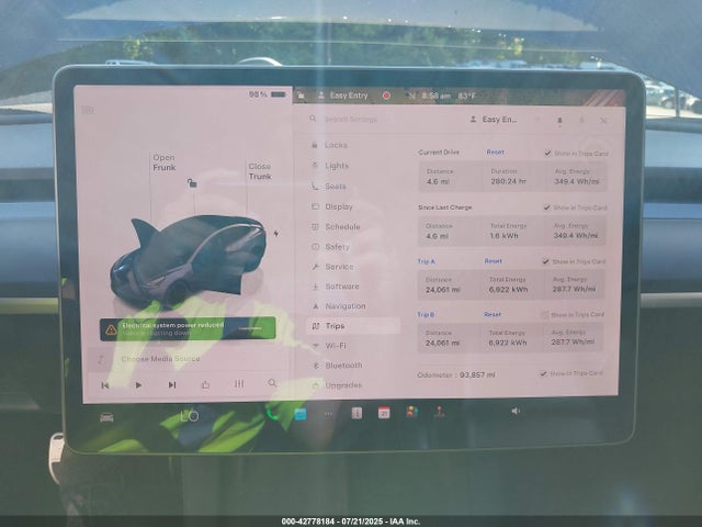 5YJ3E1EA6NF190823 Tesla 2022