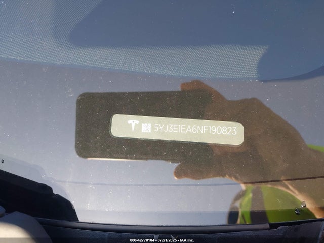 5YJ3E1EA6NF190823 Tesla 2022
