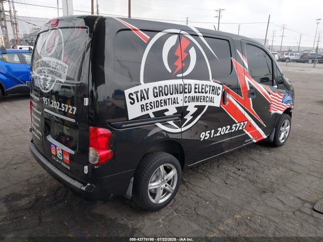 3N6CM0KN6HK721158 Nissan 2017