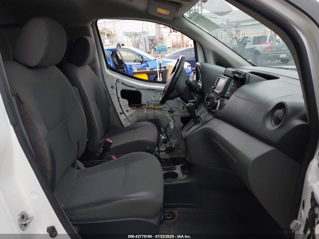 3N6CM0KN6HK721158 Nissan 2017