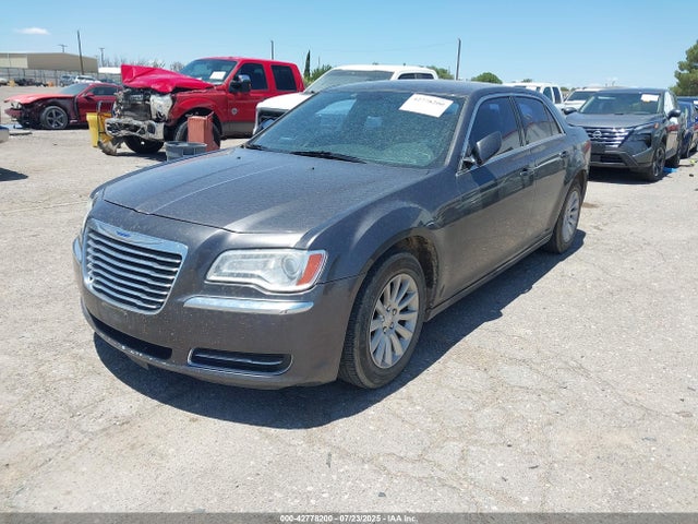 Chrysler 300 2014 2C3CCAAG8EH148202 Image 2