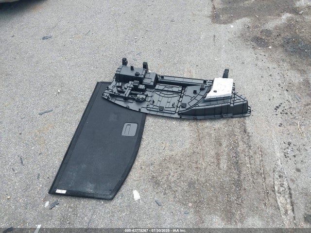 JM3KKCHD3R1118036 Mazda h3 low