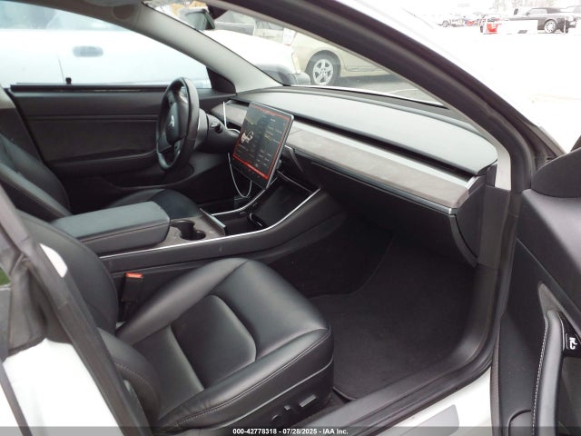 2018 TESLA MODEL 3 5YJ3E1EB4JF067735 Photo 4