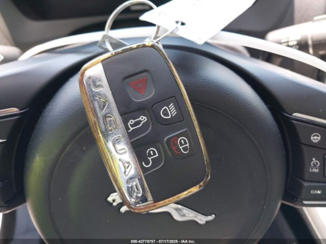 2017 JAGUAR F-PACE SADCK2BV3HA095661 Photo 10