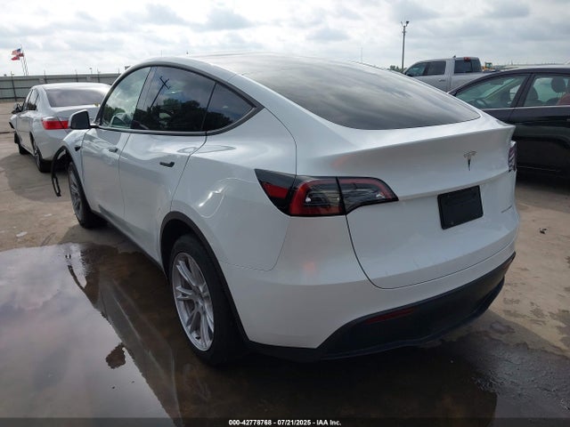 2023 TESLA MODEL Y 7SAYGDEE3PA110658 Photo 2
