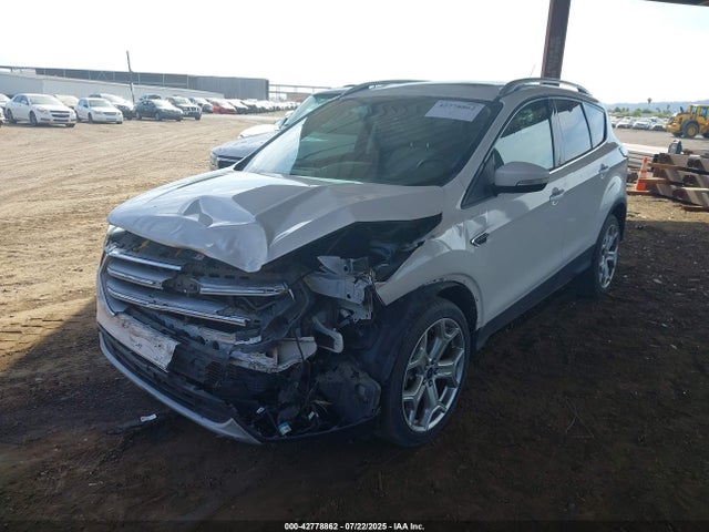1FMCU0J98HUA82655 Ford Escape