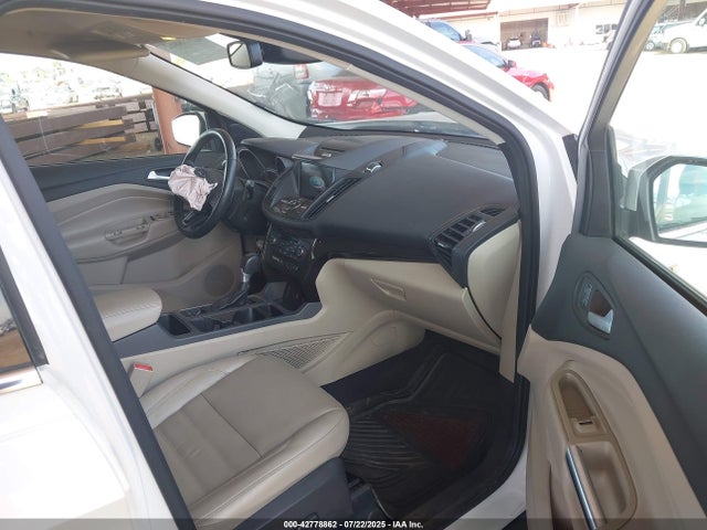 1FMCU0J98HUA82655 Ford Escape