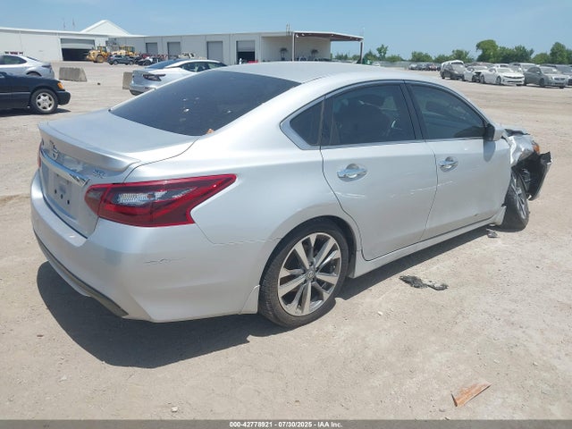 Продаж на аукціоні авто 2017 Nissan Altima 2.5 Sr, vin: 1N4AL3AP0HC261301, номер лоту: 42778921