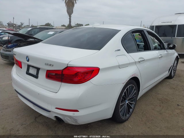WBAJA9C58JB034140 BMW 530e
