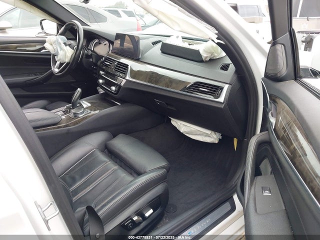 WBAJA9C58JB034140 BMW 530e