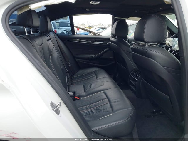 WBAJA9C58JB034140 BMW 530e