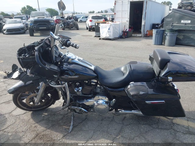 Harley-Davidson 2023 2023 1HD1KHC26PB676458 Image 16