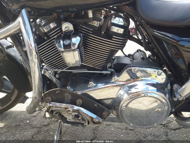 Harley-Davidson 2023 2023 1HD1KHC26PB676458 Image 9