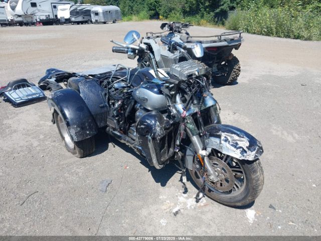 2020 HARLEY-DAVIDSON FLHTCUTG 1HD1MAF1XLB856556