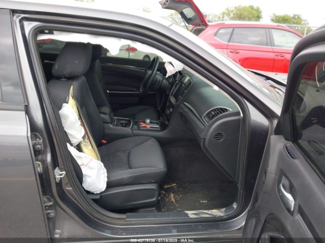 2018 CHRYSLER 300 2C3CCARG2JH338656 Photo 4