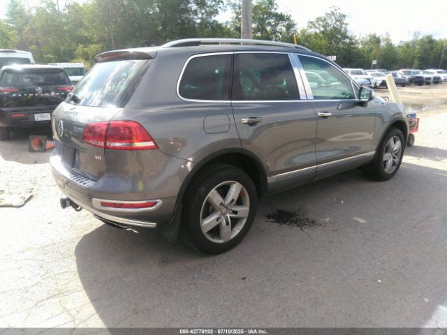2011 VOLKSWAGEN TOUAREG WVGFF9BP2BD005179 Photo 3