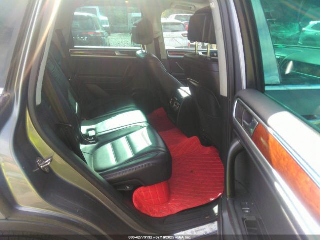 2011 VOLKSWAGEN TOUAREG WVGFF9BP2BD005179 Photo 7