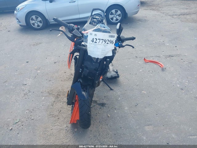 KTM Duke 2020 VBKTU6408LM776130 Image 15