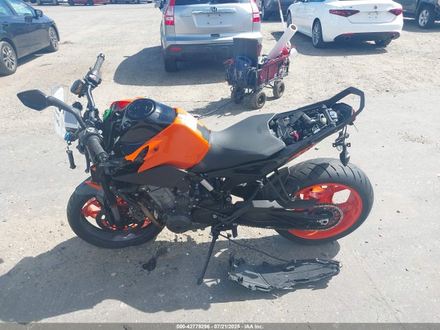KTM Duke 2020 VBKTU6408LM776130 Image 14