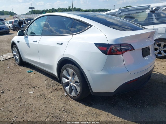 2023 TESLA MODEL Y 7SAYGDEE8PA128301 Photo 2