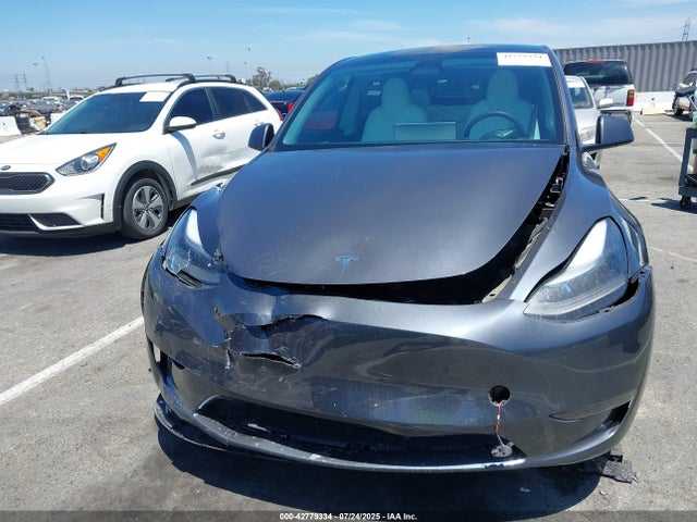 7SAYGDEE9PF900386 Tesla Model Y