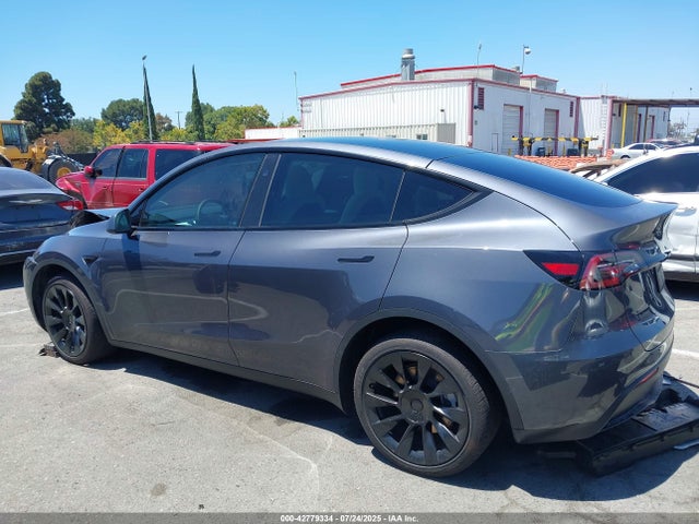 7SAYGDEE9PF900386 Tesla Model Y