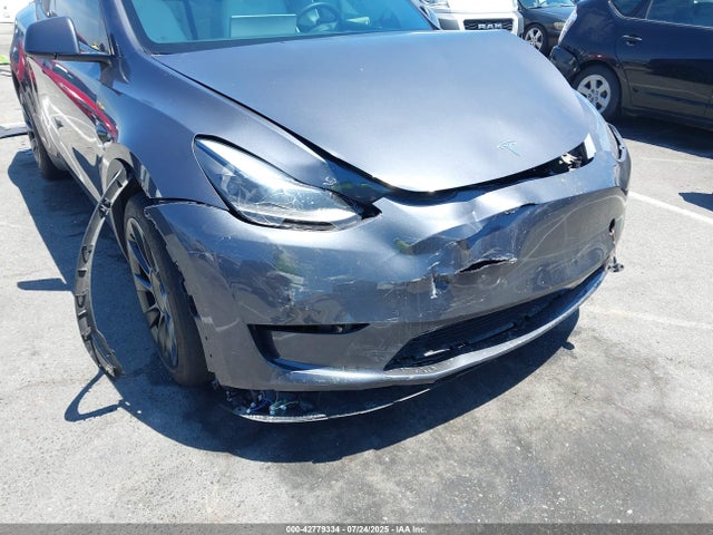 2023 TESLA MODEL Y 7SAYGDEE9PF900386 Photo 5