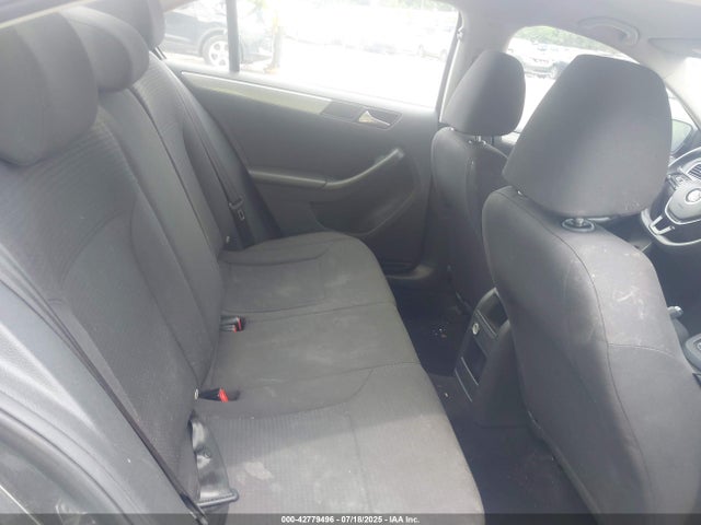 3VWD17AJ5FM234930 Volkswagen 1.8t