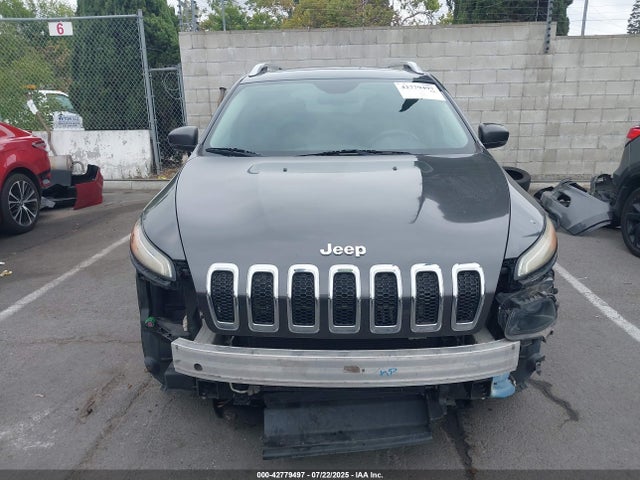 1C4PJLCS5GW337037 Jeep Cherokee