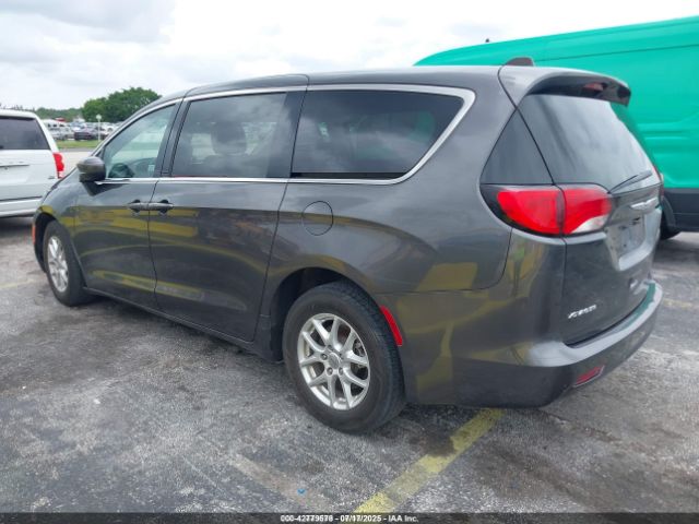 2022 CHRYSLER VOYAGER 2C4RC1CG2NR105567 Photo 2