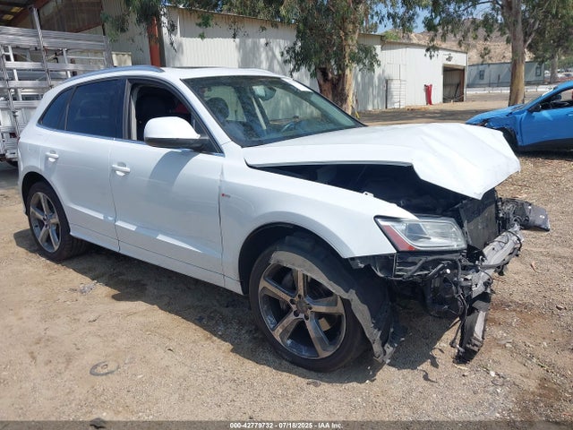 2014 AUDI Q5 WA1DGAFPXEA010277 Photo 0